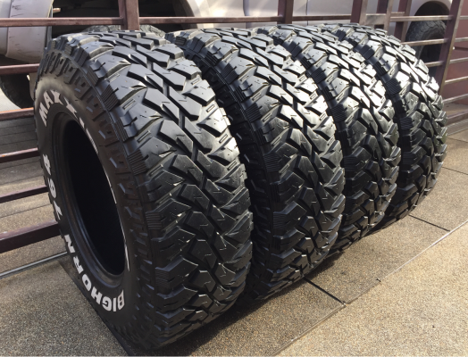 ยาง Mud Maxxis 265 75 16 ปลายปี16 ดอกเต็ม สวยคม ใช้ยาว ราคไม่แพง