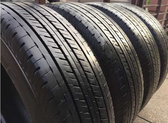 ยาง Bridgestone 215 70 16 ปี16 ดอกเต็ม ไม่มีปะ ใช้ยาว ราคาไม่แพง