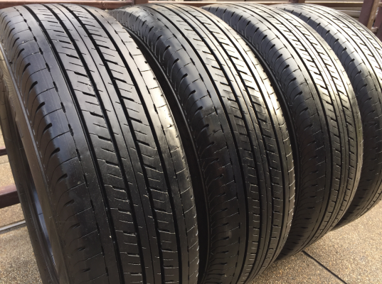 ยาง Bridgestone 215 70 16 ปี16 ดอกเต็ม ไม่มีปะ ใช้ยาว ราคาไม่แพง