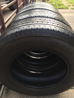 ยาง Bridgestone 215 70 16 ปี16 ดอกเต็ม ไม่มีปะ ใช้ยาว ราคาไม่แพง