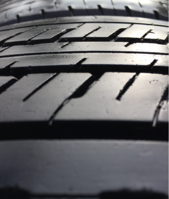 ยาง Bridgestone 215 70 16 ปี16 ดอกเต็ม ไม่มีปะ ใช้ยาว ราคาไม่แพง