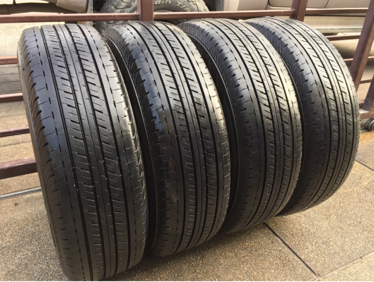 ยาง Bridgestone 215 70 16 ปี16 ดอกเต็ม ไม่มีปะ ใช้ยาว ราคาไม่แพง