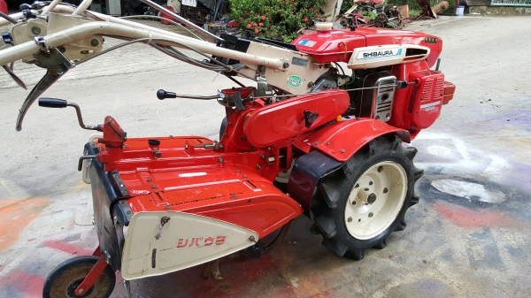 รถพรวนดิน 7 แรง 4 จังหวะ รหัสสินค้า E3 - 14 พร้อมใช้งาน