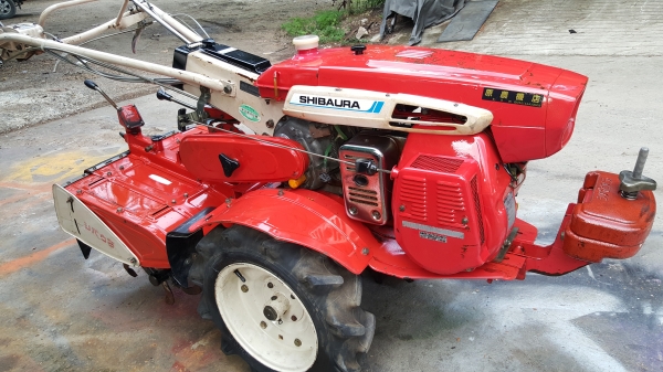 รถพรวนดิน 7 แรง 4 จังหวะ รหัสสินค้า E3 - 14 พร้อมใช้งาน