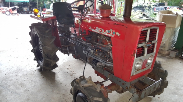 รถไถ ขับ 4 ล้อ 15 แรง 2 สูบ สอบถามได้ต่อรองได้ ขายได้ขาย