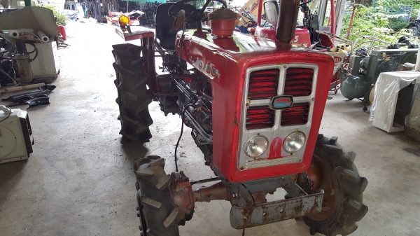 รถไถ ขับ 4 ล้อ 15 แรง 2 สูบ สอบถามได้ต่อรองได้ ขายได้ขาย