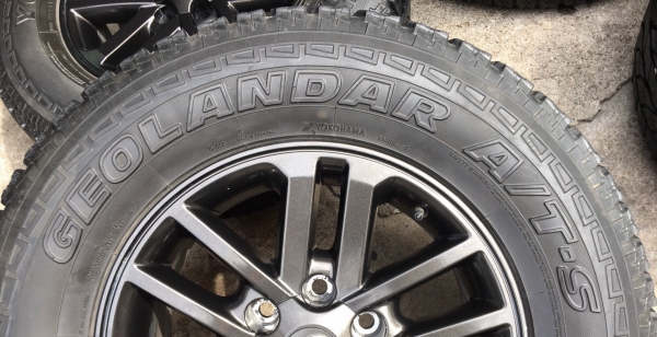 แม็ก Toyota Fortuner ขอบ17 พร้อมยาง Yokohama 265-65-17