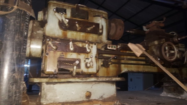 ขายแท่นกลึง 12 ฟุตพร้อมแท่นใส 2 ตัว 160,000 บาท ขายแท่นกลึง 12 ฟุตพร้อมแท่นใส 2 ตัว 160,000 บาท