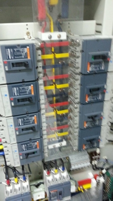 ขายตู้ไฟควบคุมเมนเบรคเกอร์ 125 แอมป์ ตู้ละ 30,000 บาทมี 2 ตู้ ขายตู้ไฟควบคุมเมนเบรคเกอร์ 125 แอมป์ ตู้ละ 30,000 บาทมี 2 ตู้