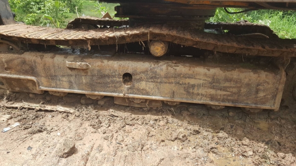 ขาย แบคโฮ KOMATSU PC150-2  สภาพพร้อมใช้งาน เครื่องดี ปั้มดี เอกสารใบซื้อขาย ราคาต่อรองได้ครับ