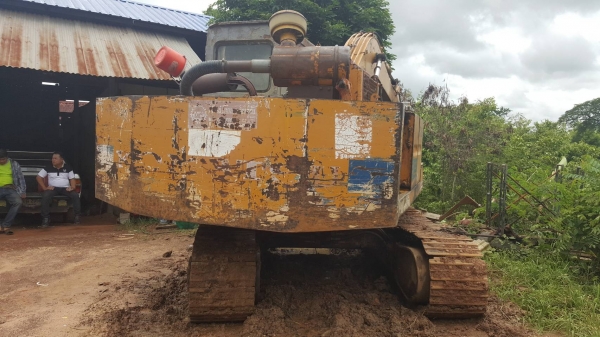 ขาย แบคโฮ KOMATSU PC150-2  สภาพพร้อมใช้งาน เครื่องดี ปั้มดี เอกสารใบซื้อขาย ราคาต่อรองได้ครับ