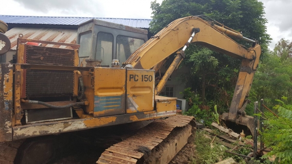 ขาย แบคโฮ KOMATSU PC150-2  สภาพพร้อมใช้งาน เครื่องดี ปั้มดี เอกสารใบซื้อขาย ราคาต่อรองได้ครับ
