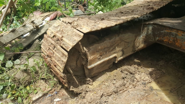 ขาย แบคโฮ KOMATSU PC150-2  สภาพพร้อมใช้งาน เครื่องดี ปั้มดี เอกสารใบซื้อขาย ราคาต่อรองได้ครับ