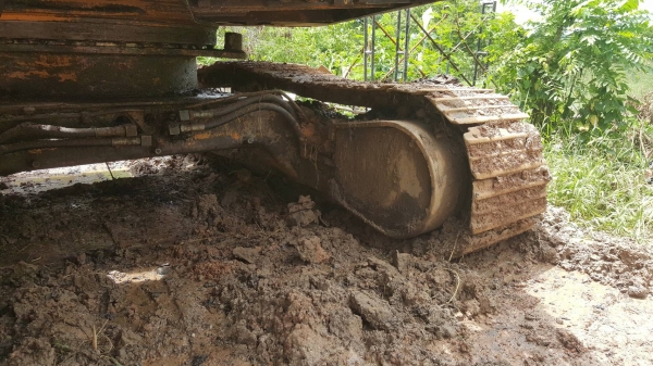 ขาย แบคโฮ KOMATSU PC150-2  สภาพพร้อมใช้งาน เครื่องดี ปั้มดี เอกสารใบซื้อขาย ราคาต่อรองได้ครับ
