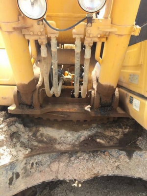 ขาย 1,790,000 KOMATSU pc 300-8 MO ทำงาน 15,000 ชม.ไฟฟ้าครบ เครื่องดี ปั้มแรง เอวแน่น ช่วงล่างเต็ม แอร์เย็น รถสวยพร้อมใช้ เอกสารแจ้งจำหน่าย รถอยู่ กทม. 090-772-3710 090-772-3708