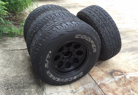 ล้อลายMickeyThompson 16x8 off -10 สภาพกริ๊บๆ ยางCooper Discoverer A/T3 265/75/16