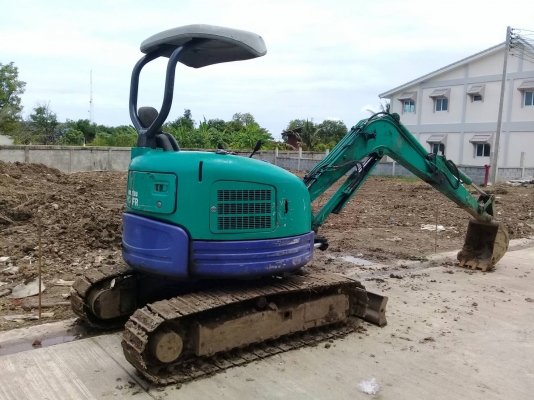 ขายด่วน KOMATSU PC30FR-1 สภาพสวยพร้อมใช้งาน เครื่องปค้มดีเยี่ยม รถใช้งานประจำ สนใจสอบถาม 093-0764943  088-3223272 Kตั้ม