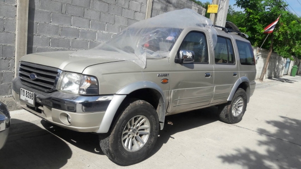 รถ FORD รถครอบครัว SUV ขับ2 ปี 06 เครื่องติดขับได้  มีเล่มพร้อมเล่มชุดโอนบุคคล  ไม่ผ่านประกัน ราคา 98,000 บ. รถอยู่ดอนเมือง