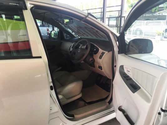 ฟรีดาวน์ ใช้เงินออกรถไม่เกิน1หมื่น จบทุกอย่าง TOYOTA INNOVA 2.0E โฉมปี 2013