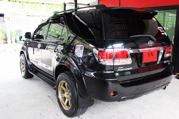 TOYOTA FORTUNER 3.0 D4D ตัวTOP 4WD ขับเคลื่อน4ล้อ Airbag ABS