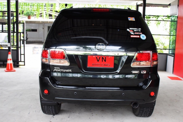 TOYOTA FORTUNER 3.0 D4D ตัวTOP 4WD ขับเคลื่อน4ล้อ Airbag ABS