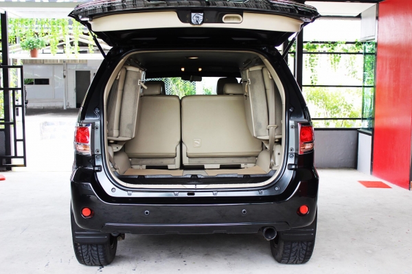 TOYOTA FORTUNER 3.0 D4D ตัวTOP 4WD ขับเคลื่อน4ล้อ Airbag ABS
