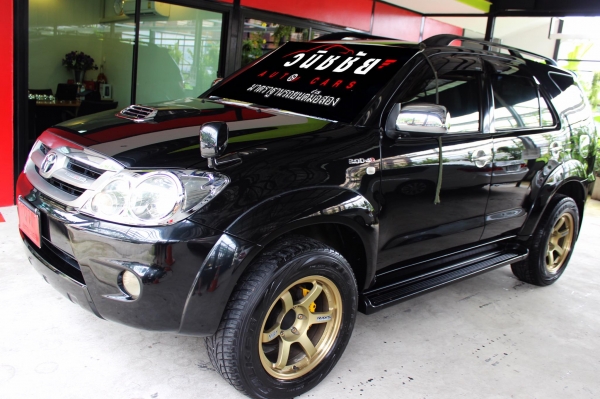 TOYOTA FORTUNER 3.0 D4D ตัวTOP 4WD ขับเคลื่อน4ล้อ Airbag ABS