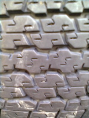 ปรับราคาใหม่ขายยางพร้อมแม็กสวยๆ toyota 6 รู ขอบ15  2ชุด  ยางบริสโตร์ 255/70R15 ยางปี2010 และน๊อต 48 ตัว