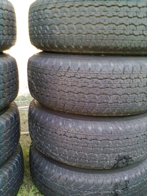 ปรับราคาใหม่ขายยางพร้อมแม็กสวยๆ toyota 6 รู ขอบ15  2ชุด  ยางบริสโตร์ 255/70R15 ยางปี2010 และน๊อต 48 ตัว