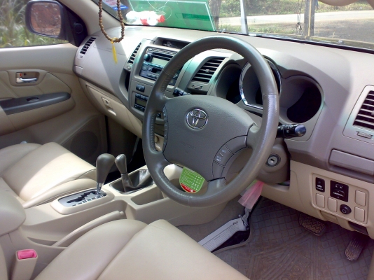 ขายtoyota fortuner 2.7v auto 4x4