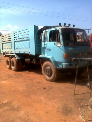 ขายรถบรรทุก 10 ดั้ม 2 เพลา ISUZU ROCKY 210 F เครื่องดีคัสซีสวยกะบะสามมิตรทะเบียนเต็ม