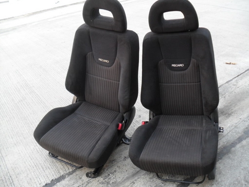 ขายชุดเบาะRECARO หน้าหลังของPAJERO MINIครับ ครบเซ็ต