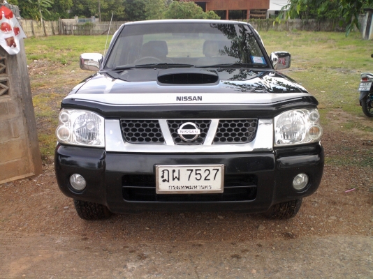 นิสสัน ฟรอนเทียร์ 4 ประตู สีดำ แต่งครบ