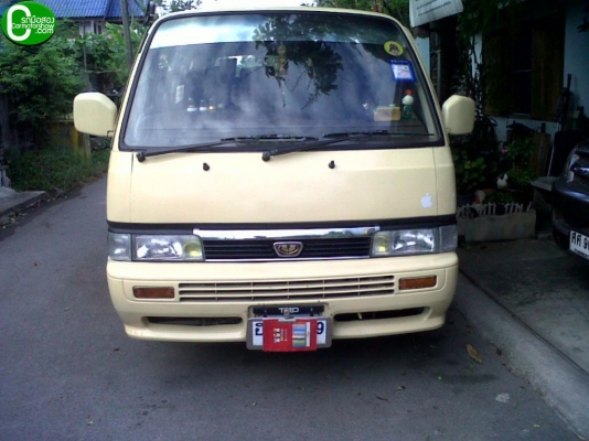 NISSAN URVAN MT