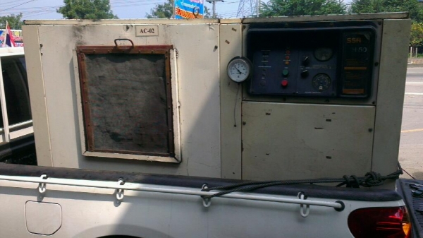 ขายด่วน ปั้มลม Air Screw ยี่ห้อ INGERSOLL Rand 58.5KW (75HP) พร้อมใช้งาน นครปฐม