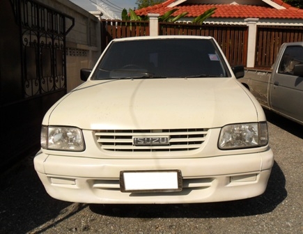 ขายรถกระบะ อีซูสุ 4 ประตูเครื่องดีเซล มังกรทอง 2500cc สีขาว+เกียร์ธรรมดา+แซสซีสวย+พวงมาลัยเพาเวอร์+เครื่องแน่น+เกียร์ดี+แอร์เย็น 118,000 บ.T.081-1917015 ขายรถกระบะ อีซูสุ 4 ประตูเครื่องดีเซล มังกรทอง 2500cc สีขาว+เกียร์ธรรมดา+แซสซีสวย+พวงมาลัยเพาเวอร์+เครื่องแน่น+เกียร์ดี+แอร์เย็น 118,000 บ.T.081-1917015