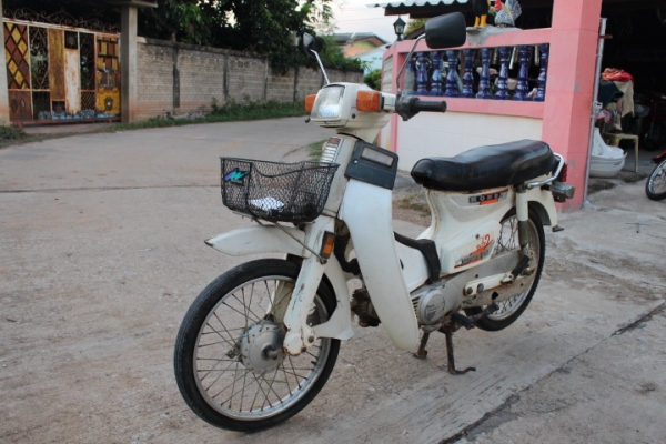 C700สีขาว(สีหายาก)ทะเบียนโอนพร้อมประกวดขายถูก12800บาท