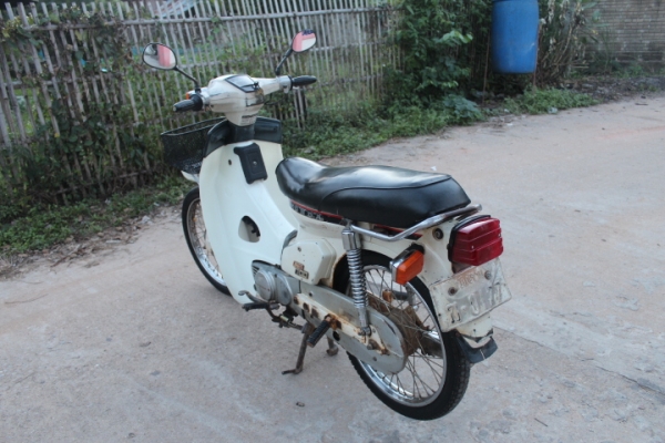 C700สีขาว(สีหายาก)รถเดิมๆพร้อมประกวดมีทะเบียนขายถูกๆ9700บาท