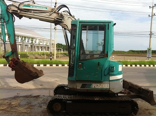 รถแบคโฮ Komatsu PC50UU-1 รถแบคโฮ Komatsu PC50UU-1