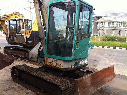 รถแบคโฮ Komatsu PC50UU-1 รถแบคโฮ Komatsu PC50UU-1