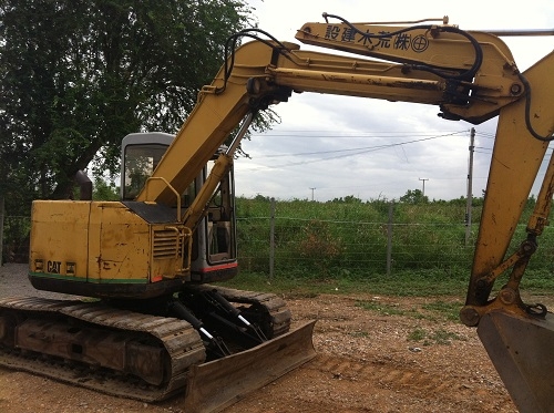 ขาย รถแบคโฮ CAT 307 SSR (เท่า PC 75) นำเข้าจากญี่ปุ่น ชมVDOการทำงานได้ครับ ติดต่อ 089-8368497 ขาย รถแบคโฮ CAT 307 SSR (เท่า PC 75) นำเข้าจากญี่ปุ่น ชมVDOการทำงานได้ครับ ติดต่อ 089-8368497