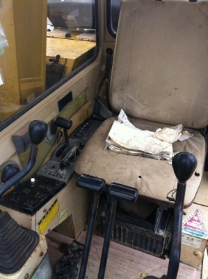 ขาย รถแบคโฮ CAT 307 SSR (เท่า PC 75) นำเข้าจากญี่ปุ่น ชมVDOการทำงานได้ครับ ติดต่อ 089-8368497 ขาย รถแบคโฮ CAT 307 SSR (เท่า PC 75) นำเข้าจากญี่ปุ่น ชมVDOการทำงานได้ครับ ติดต่อ 089-8368497