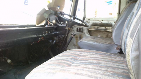 Hino KT925 เครื่อง EH700 เพลาเดียวตู้ยาว 6.5 เมตร 3 ประตู