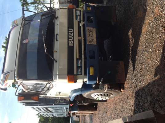 รถ10ล้อIsuzu. 240hp. สวยพร้อมใช้งานได้เลย ติดต่อ 089-2942810