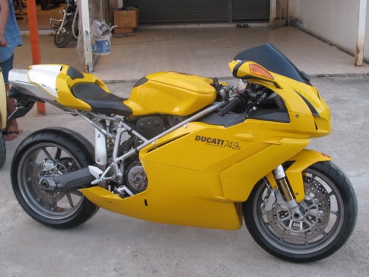 บรีส ไบค์ ช็อป/// ขาย DUCATI 749 S รถอินวอยล์ กุญแจ3ดอก พร้อมคีการ์ด