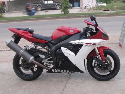 บรีส ไบค์ ช็อป/// ขาย YAMAHA YZF-R1 ปี 2003 หัวฉีด เดิมๆ ประกอบใหม่(รับเทรินทุกรุ่น)