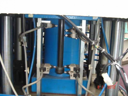 ขายเครื่องอัดขึ้นรูปหรือปั๊มตัดระบบไฮโดรลิค ขายเครื่องอัดขึ้นรูปหรือปั๊มตัดระบบไฮโดรลิค