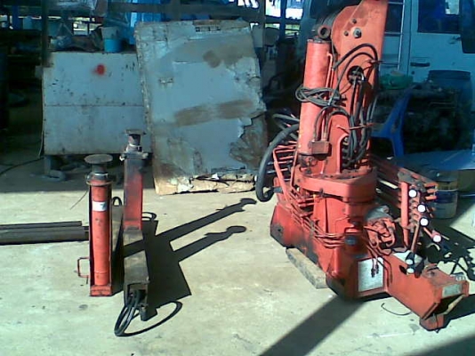 ขายเครน UNIC 250 V เทอร์โบ 5 ปลอก มือสองจากญี่ปุ่น ยังไม่ผ่านการใช้งานในไทย