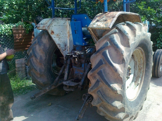 ฝากขาย ford  6 สูบเครื่องแน่นดี