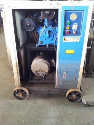 ปั๊มลม 5 HP ตู้เก็บเสียงพร้อมถังลม 200 ลิตร